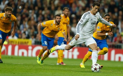 广发电竞焦点-加维头球破门+防守端五次抢断